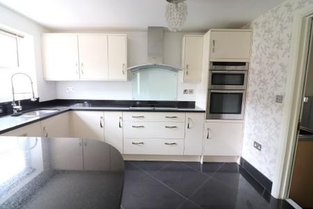 4 Bedroom Detached To Rent - Photo 4