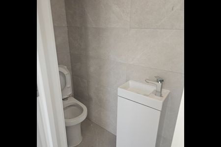 2 Bed Flat, Commercial Road, E14 - Photo 2