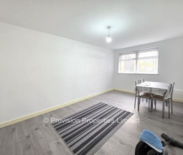 3 bedroom end of terrace house to rent - Photo 1