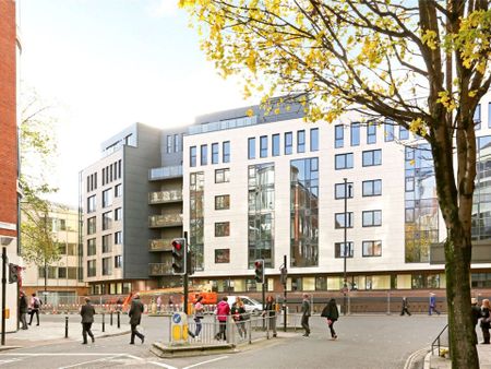 A generous studio apartment in the city centre - Photo 2