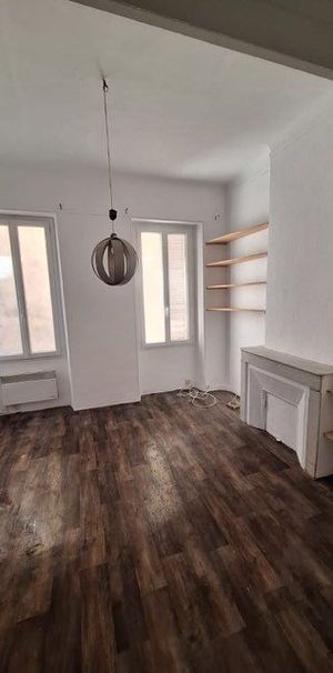 Appartement 1 pièces 29m2 MARSEILLE 1ER 373 euros - Photo 1