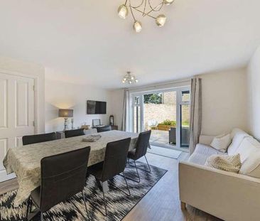 Chaddington Strand, Swindon, SN1 - Photo 3