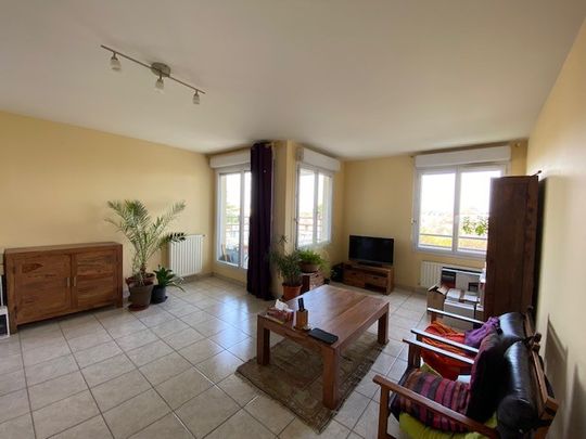 Location Appartement 3 pièces 66m² BRON 69500 - Photo 1