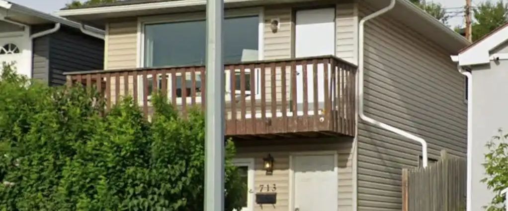 Walk out lower level - Walk/Bike to Down Town - Utilities Included — 2 Bedrooms Main Floor - Photo 1