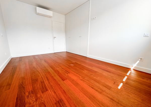 Apartamento T3 com Varanda, Box e Arrumos em Matosinhos Sul