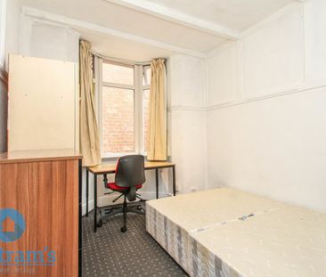 6 bed Detached House for Rent - Photo 6