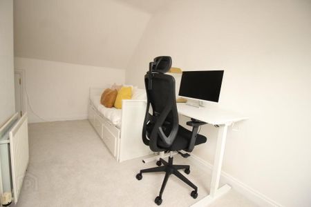 5 Downshire Hall, Ballynahinch Street, Hillsborough, BT26 6GE - Photo 5