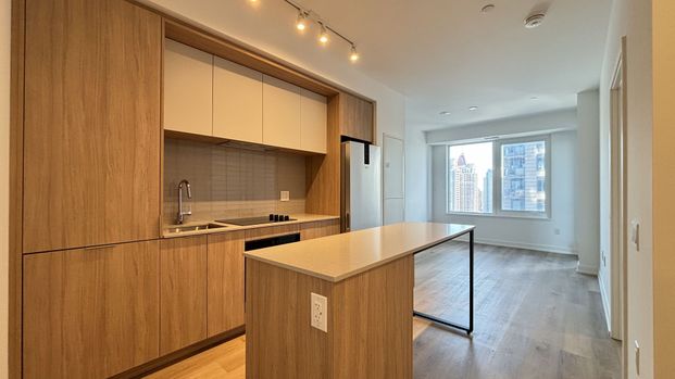 For Lease - 395 Square One Drive Unit# 1606, Mississauga, Ontario - Photo 1