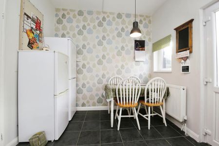 3 bedroom terraced house to rent - Photo 5