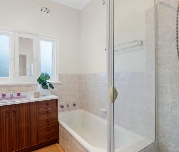 Stunning Bayside Family Home with Space, Style & Unbeatable Location - Photo 6