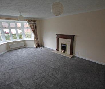 4 bedroom detached house to rent - Photo 2