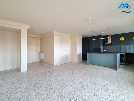 Location Appartement 4 pièces 87m² MARSEILLE 8ème - Photo 1