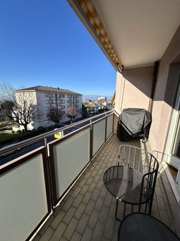 Renovated 2.5-room apartment in a good location in Prilly - Foto 2