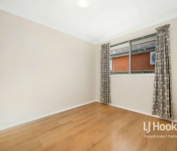 Renovated Three Bedroom Modern Home - Photo 3