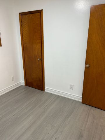 For Lease - 463 Elizabeth Street, Oshawa, Ontario - Photo 3