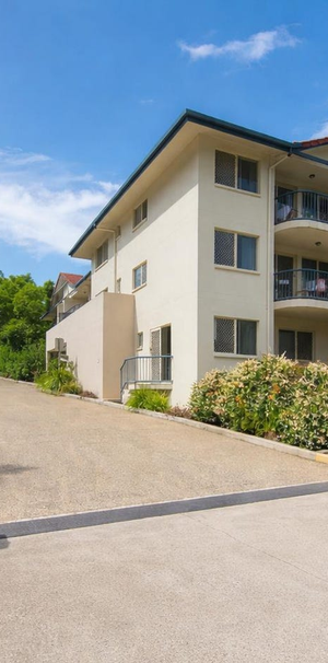 Spacious Three-Bedroom Apartment with Large Balcony in Prime Toowong Location - Photo 1