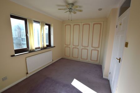 Knights Manor Way, kent, London - Photo 3