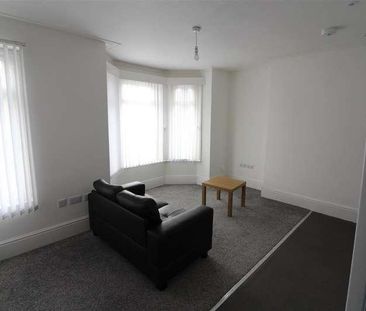 Morris Road Upper Flat, **student Apartment** Student Apartment **,... - Photo 1