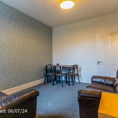 57, Brownlow Street - Photo 1