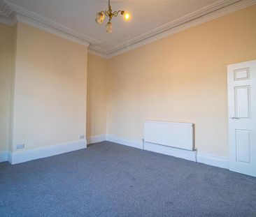4 bedroom terraced house to rent - Photo 2