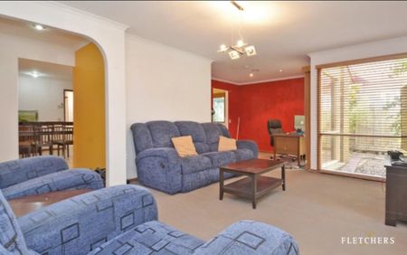 Family Home in Ideal Location - Photo 3