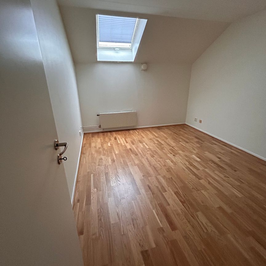 Järnvägsgatan, Simrishamn - Photo 1