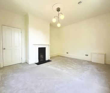 One Bedroom Apartment - Photo 2