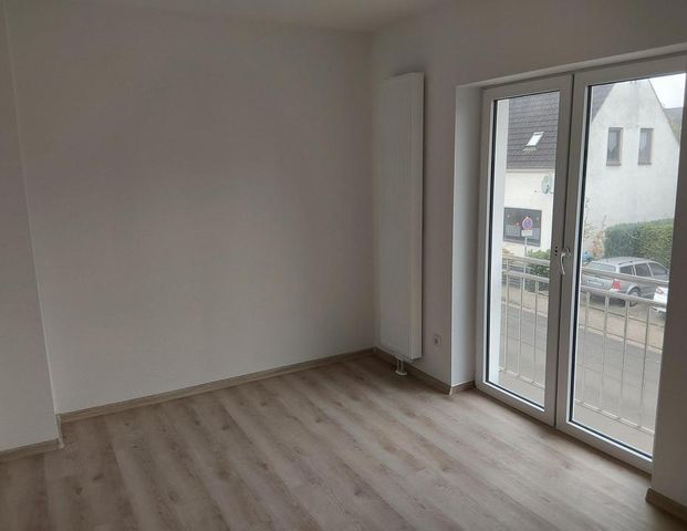 2 Zimmerwohnung, Küche, Bad und Flur, ca 58m2 Teilmöbliert. - Foto 1