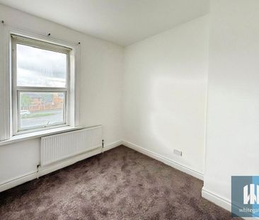 3 bedroom end of terrace house to rent - Photo 2
