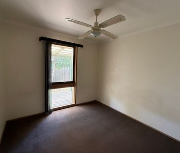 WELL PRESENTED FAMILY HOME! - Photo 4