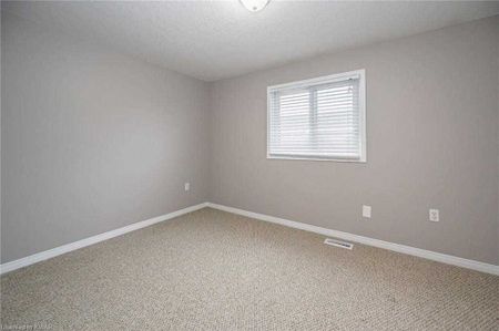 For Lease - 27 Max Becker Drive, Kitchener, Ontario - Photo 5