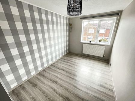 3 bed terraced house to rent in NE34 - Photo 3