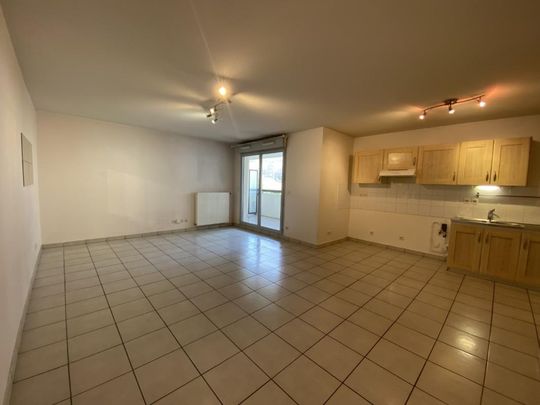 Location Appartement 2 pièces 52m² CHALLES LES EAUX 73190 - Photo 1