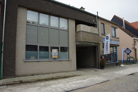 - Sint-Niklaas – Rustig gelegen appartement met 2 slaapkamers, terras, en garage - Photo 5