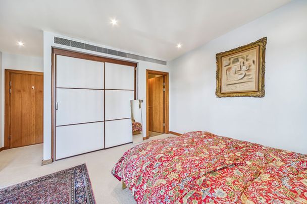 Queenstown Road, London, SW11 - Photo 1