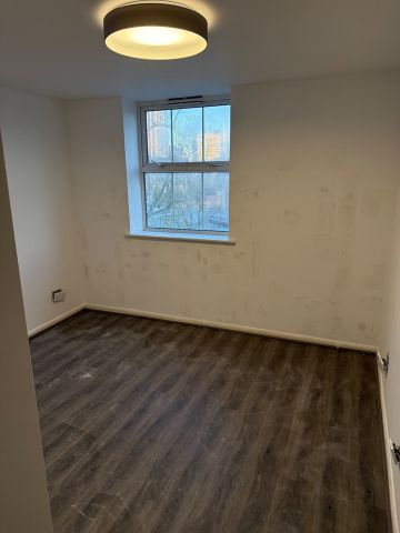 2 Bed Flat, Westminster Bridge House, SE1 - Photo 3