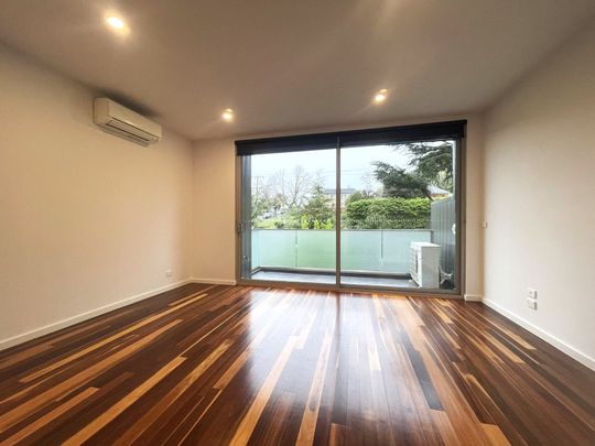 Townhouse-Effortless Lifestyle In A Great Location! - Photo 1