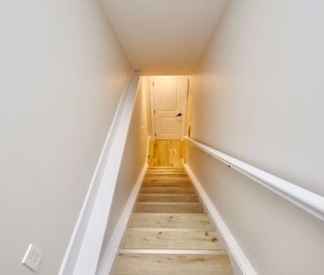 For Lease - 4 Centre Street, Barrie, Ontario - Photo 1