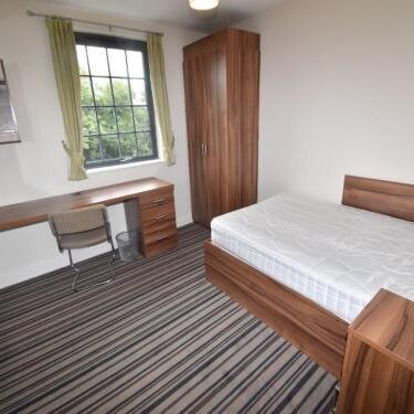 6 bedroom apartment to rent - Photo 1