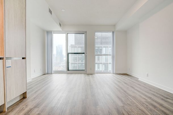 For Lease - 180 Front Street Unit# 3011, Toronto, Ontario - Photo 1