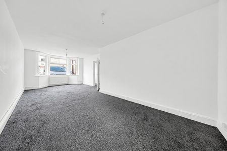 3 Bed Terraced House, Church Road, E12 - Photo 3