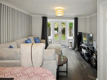 3 bedroom townhouse to rent - Photo 3