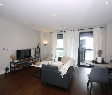 1 Bed Flat, Morello House, E14 - Photo 3