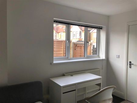 Room in a Shared House, Goodmayes Lane, IG3 - Photo 3