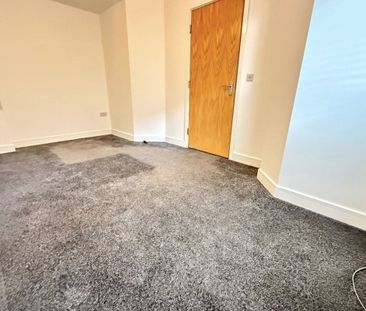 Carnforth Avenue - Photo 2