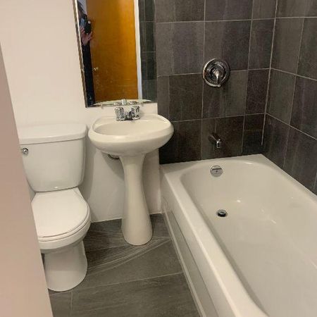 MiniMaisonNeuveAvecChambre&JardinStyleStudioArrVilleMarie5minMetroPapineauNOV1200$ToutInclusINTERNETpossibMeublesOUSemiMeubléPoêleFrigoLaveuseCHAUFFÉ - Photo 3