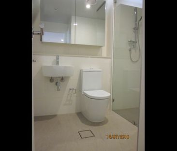 Ground Floor 1 Bedroom + Study - Photo 1