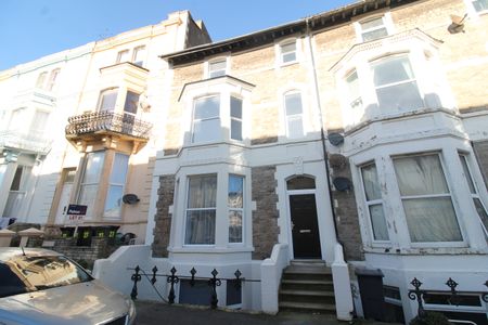 Upper Church road, BS23 2DX, Weston-Super-Mare - Photo 3