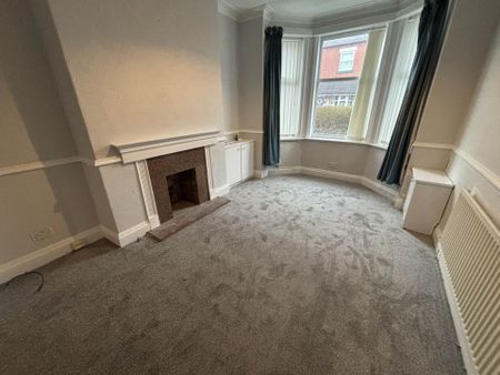 Price £1,000 pcm - Available Now - Unfurnished - Photo 5