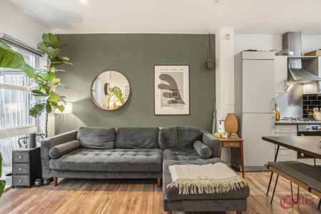 3 bedroom flat to rent - Photo 5